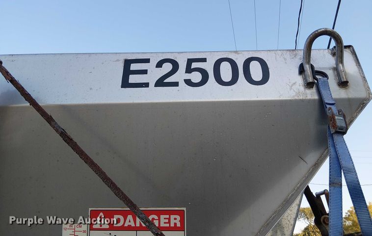 image for item DU3636 2002 International 4700 dump truck