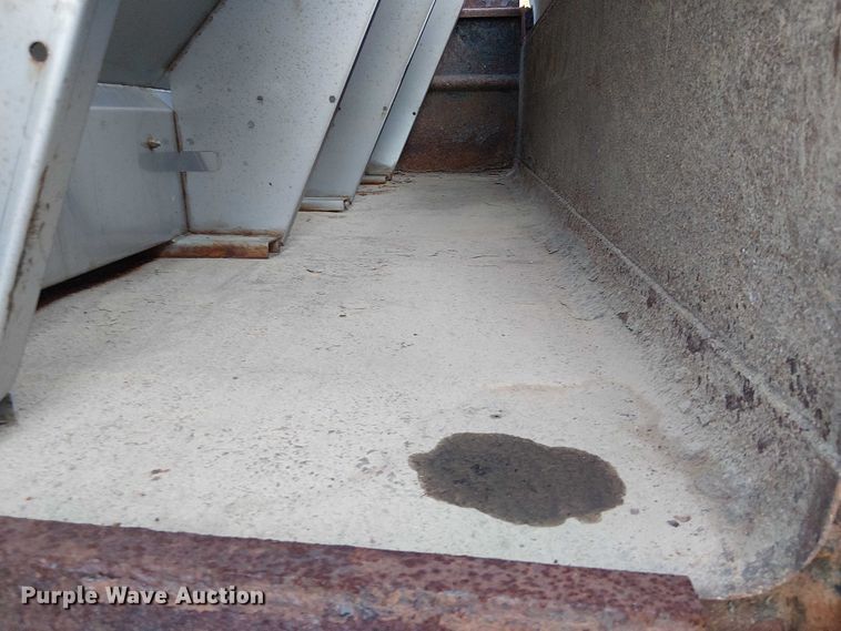 image for item DU3636 2002 International 4700 dump truck