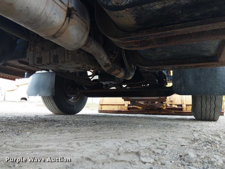 image for item DU3636 2002 International 4700 dump truck