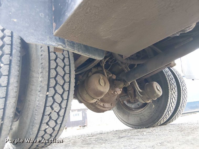 image for item DU3636 2002 International 4700 dump truck