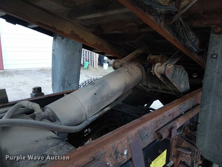 image for item DU3636 2002 International 4700 dump truck