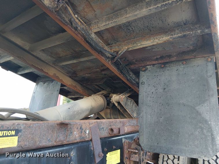 image for item DU3636 2002 International 4700 dump truck