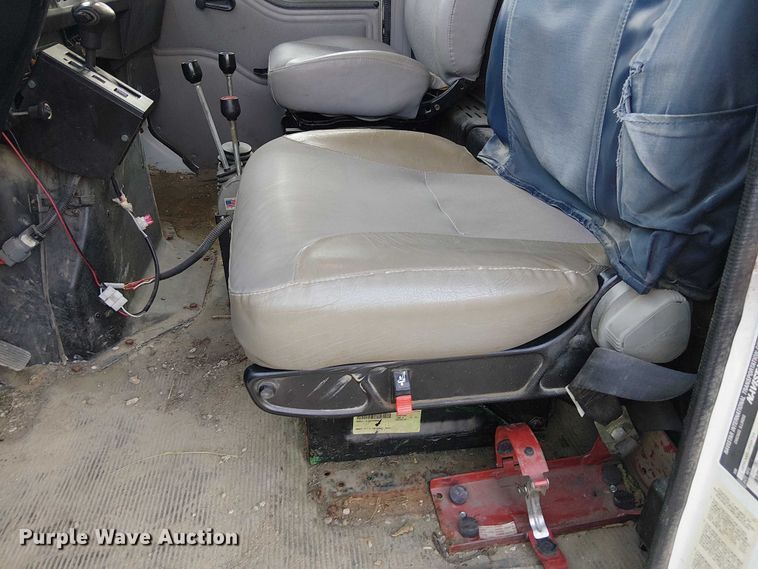 image for item DU3636 2002 International 4700 dump truck