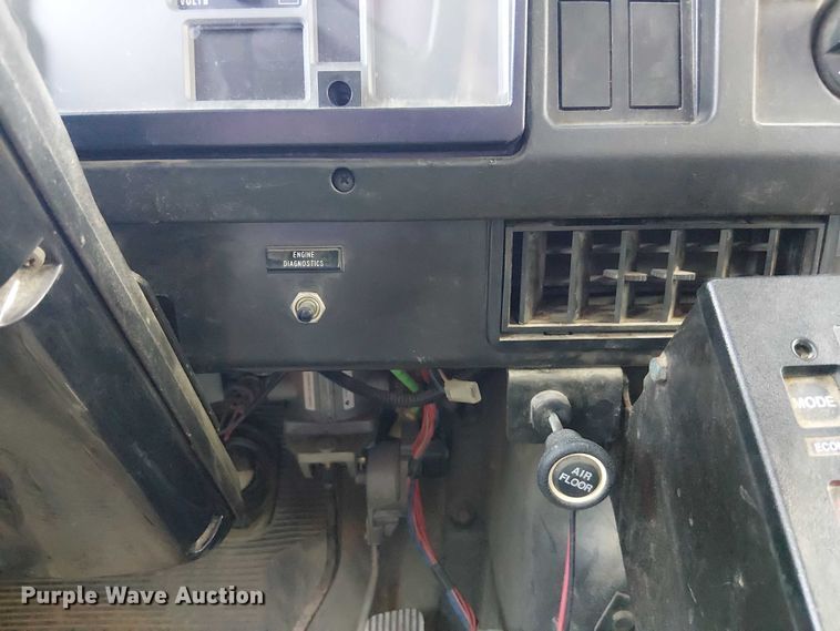 image for item DU3636 2002 International 4700 dump truck