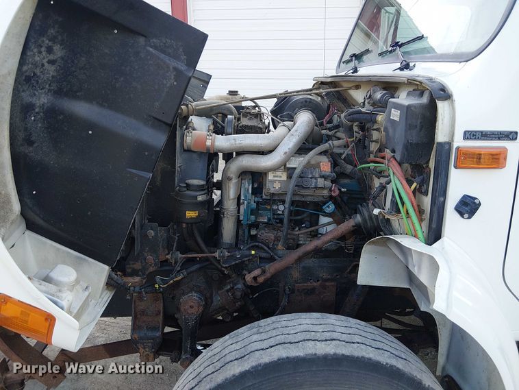 image for item DU3636 2002 International 4700 dump truck