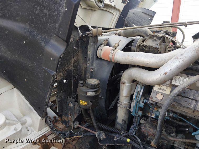 image for item DU3636 2002 International 4700 dump truck