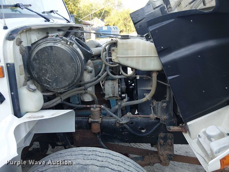 image for item DU3636 2002 International 4700 dump truck