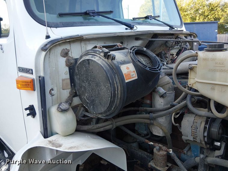 image for item DU3636 2002 International 4700 dump truck