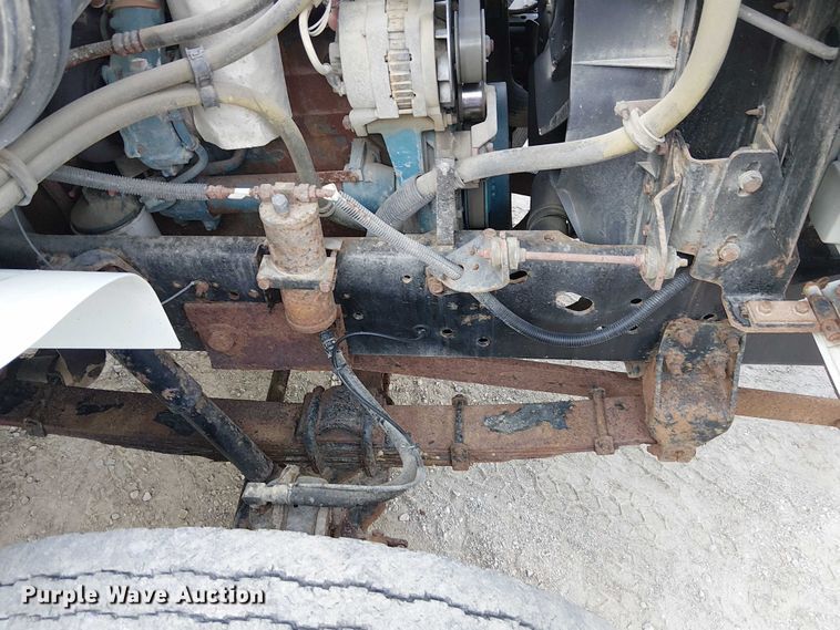 image for item DU3636 2002 International 4700 dump truck