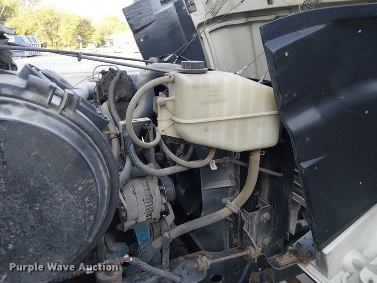 image for item DU3636 2002 International 4700 dump truck