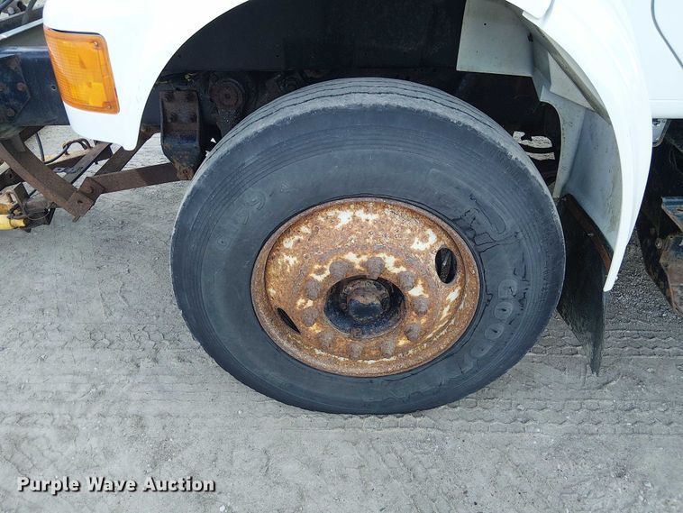 image for item DU3636 2002 International 4700 dump truck