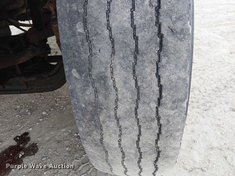 image for item DU3636 2002 International 4700 dump truck