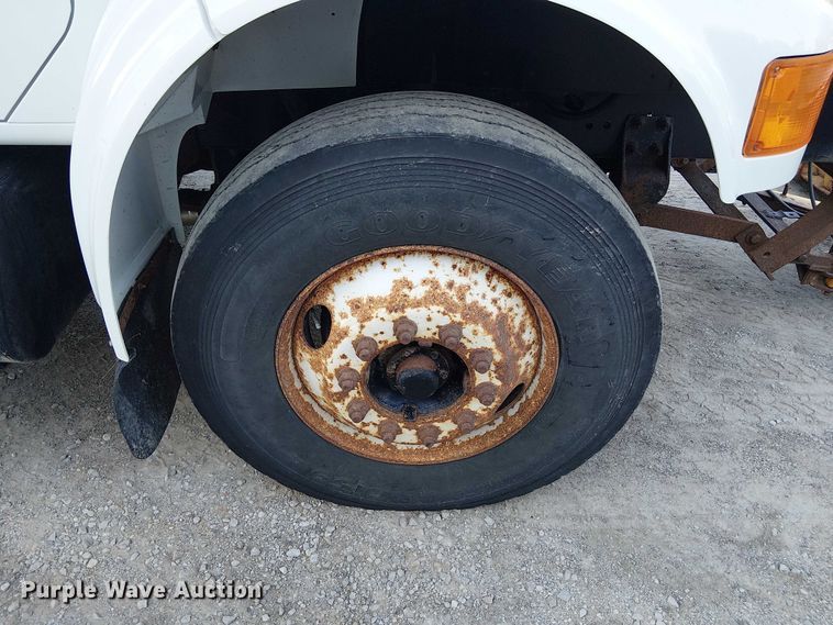 image for item DU3636 2002 International 4700 dump truck