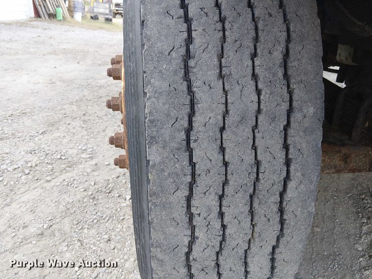 image for item DU3636 2002 International 4700 dump truck