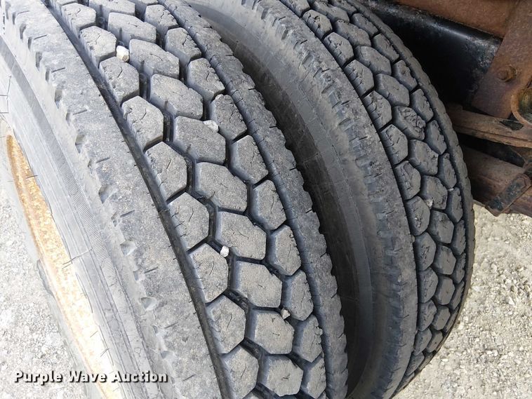 image for item DU3636 2002 International 4700 dump truck