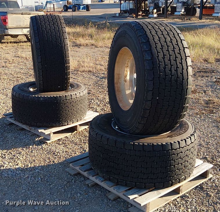 image for item DU3651 (4) Michelin 455/55R22.5 tires and wheels