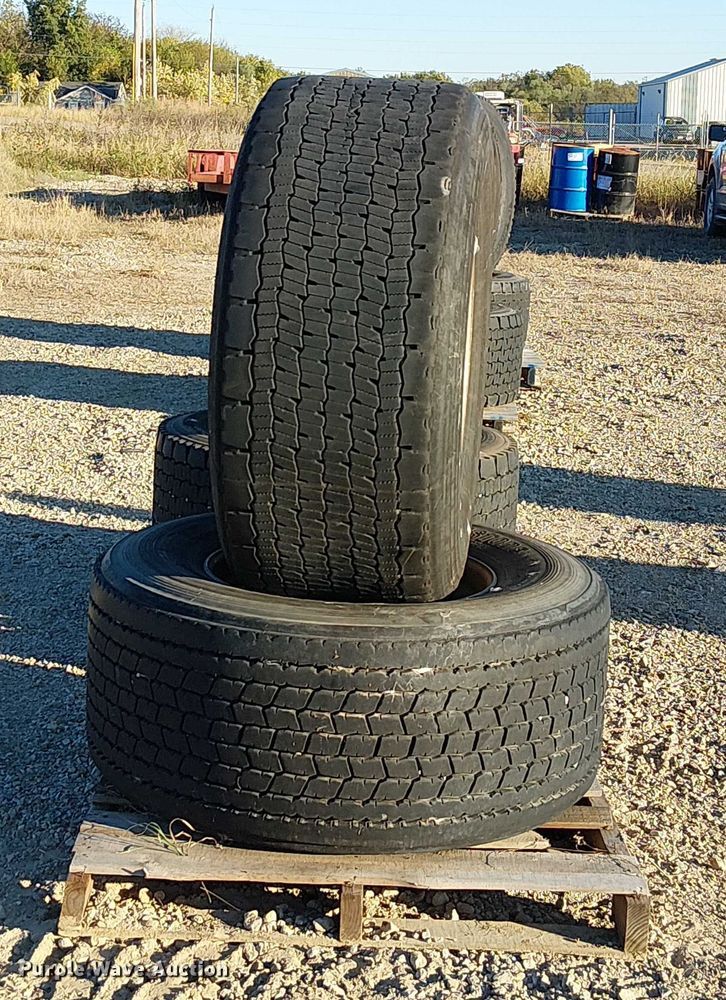 image for item DU3652 (4) Michelin 455/55R22.5 tires and wheels