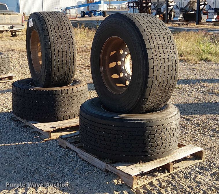 image for item DU3652 (4) Michelin 455/55R22.5 tires and wheels