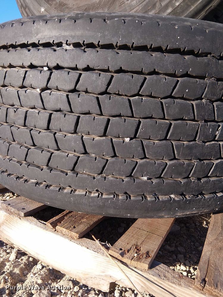 image for item DU3652 (4) Michelin 455/55R22.5 tires and wheels