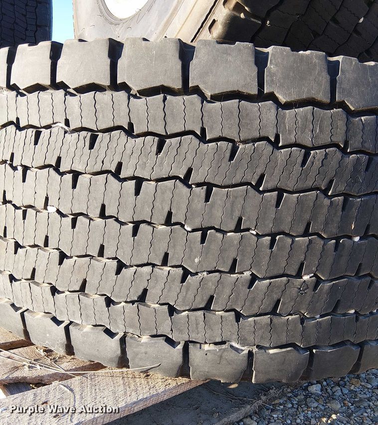 image for item DU3652 (4) Michelin 455/55R22.5 tires and wheels