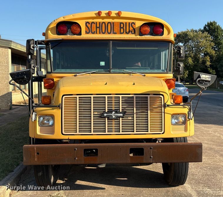 image for item DV5006 2002 Chevrolet B7T school bus