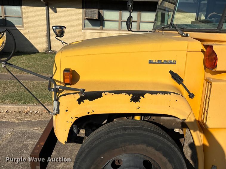 image for item DV5006 2002 Chevrolet B7T school bus