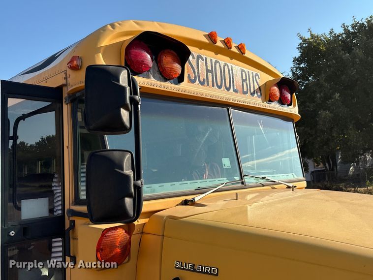 image for item DV5006 2002 Chevrolet B7T school bus