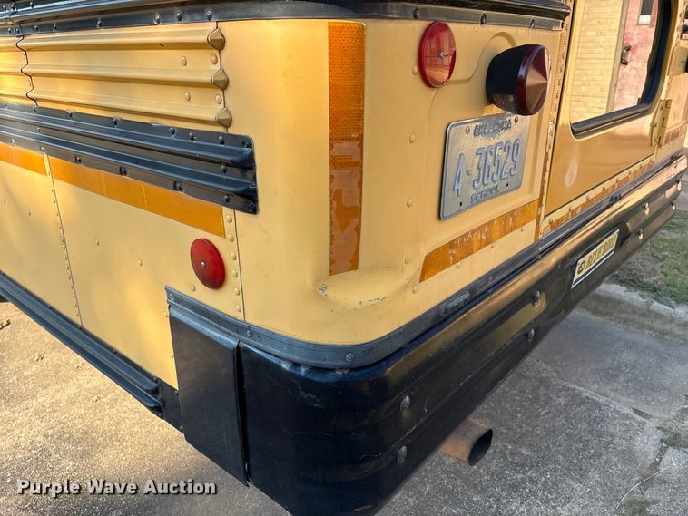 image for item DV5006 2002 Chevrolet B7T school bus