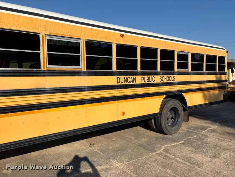 image for item DV5006 2002 Chevrolet B7T school bus