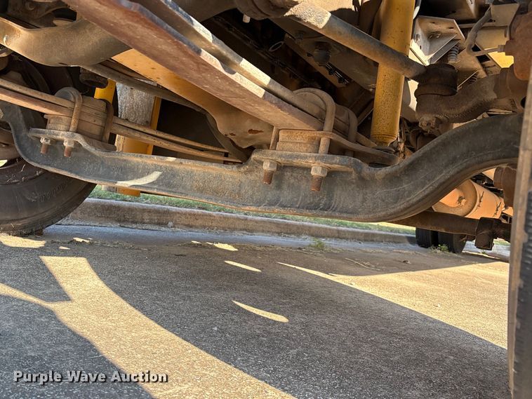 image for item DV5006 2002 Chevrolet B7T school bus