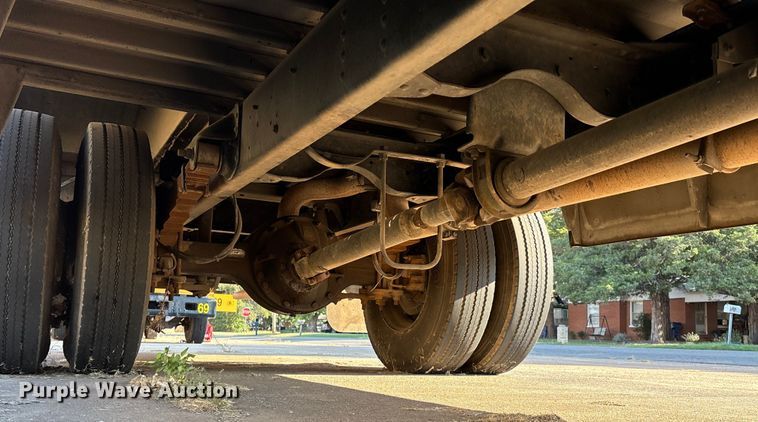 image for item DV5006 2002 Chevrolet B7T school bus