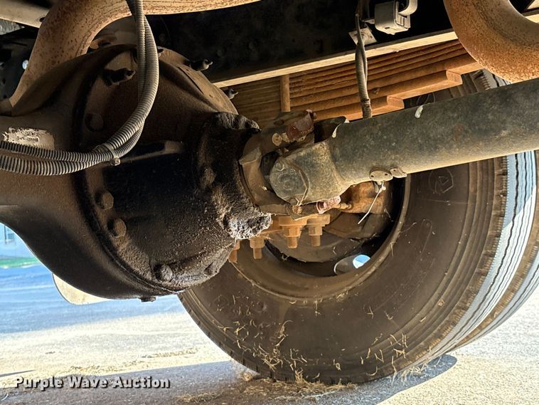 image for item DV5006 2002 Chevrolet B7T school bus