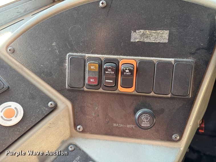 image for item DV5006 2002 Chevrolet B7T school bus