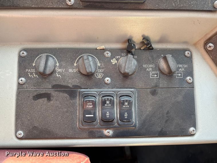 image for item DV5006 2002 Chevrolet B7T school bus