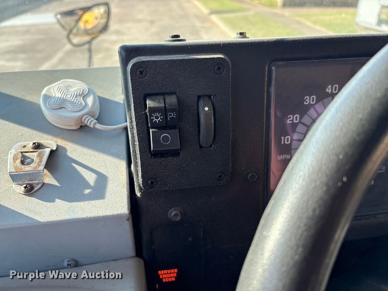 image for item DV5006 2002 Chevrolet B7T school bus