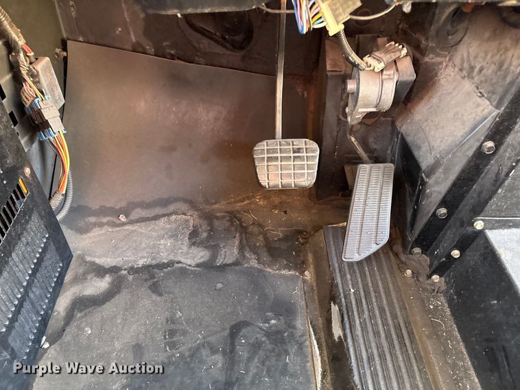 image for item DV5006 2002 Chevrolet B7T school bus