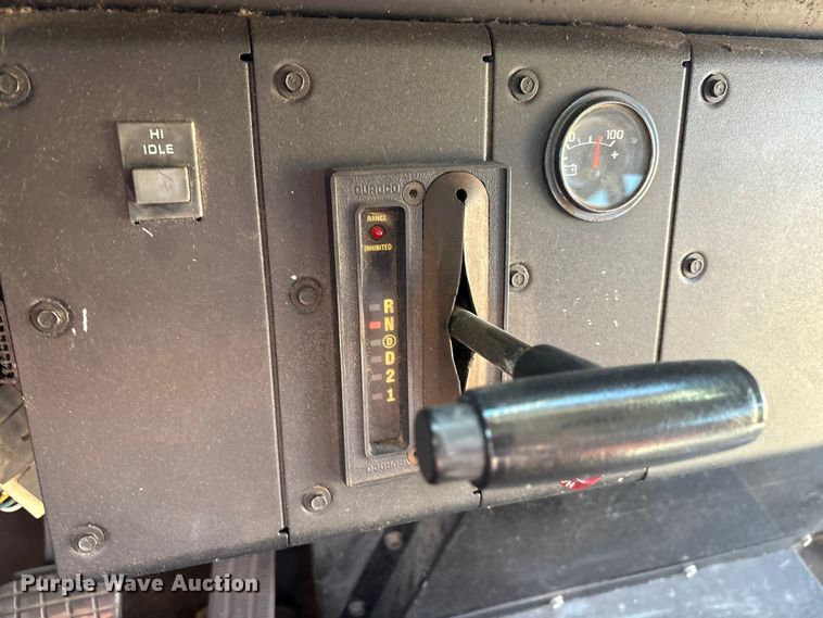 image for item DV5006 2002 Chevrolet B7T school bus