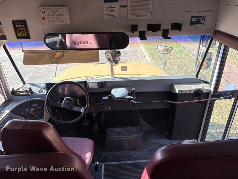 image for item DV5006 2002 Chevrolet B7T school bus