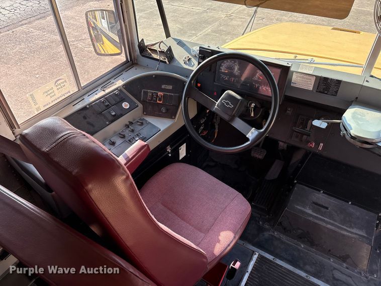 image for item DV5006 2002 Chevrolet B7T school bus