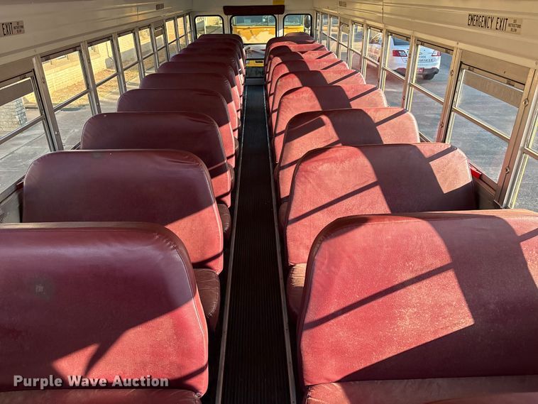 image for item DV5006 2002 Chevrolet B7T school bus