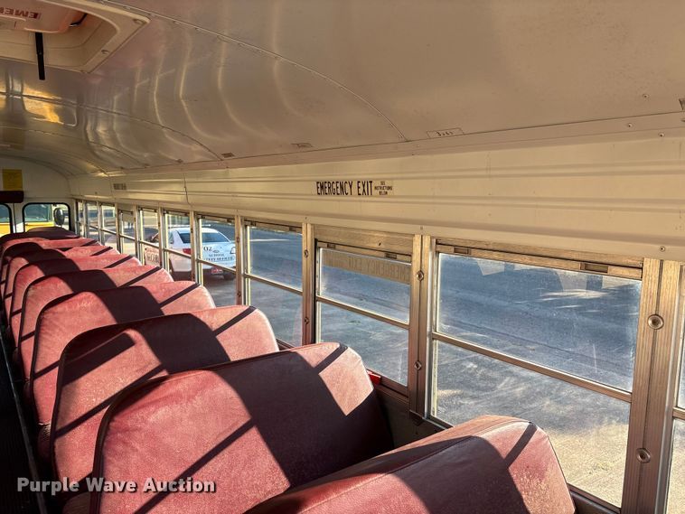 image for item DV5006 2002 Chevrolet B7T school bus