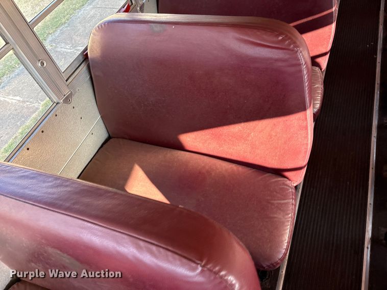 image for item DV5006 2002 Chevrolet B7T school bus