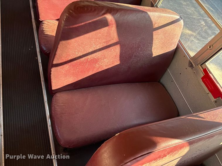 image for item DV5006 2002 Chevrolet B7T school bus