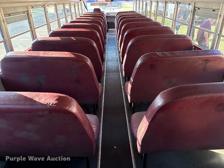 image for item DV5006 2002 Chevrolet B7T school bus