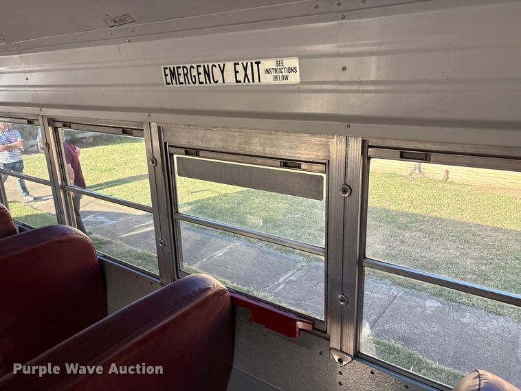 image for item DV5006 2002 Chevrolet B7T school bus