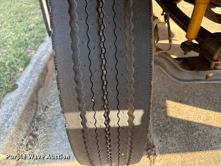 image for item DV5006 2002 Chevrolet B7T school bus