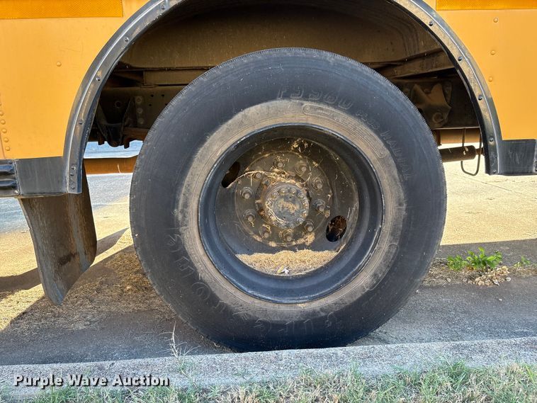 image for item DV5006 2002 Chevrolet B7T school bus