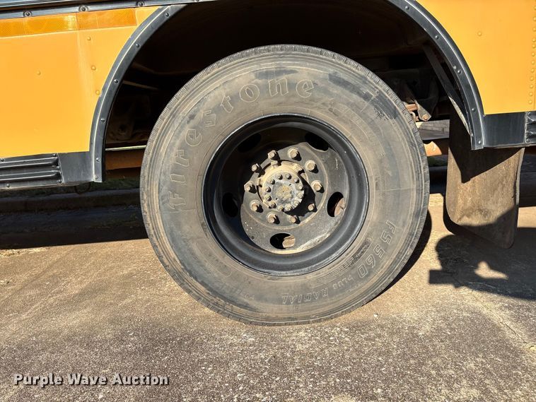 image for item DV5006 2002 Chevrolet B7T school bus