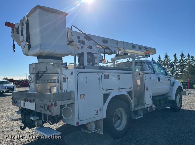 image for item DW4276 2009 Ford F750 Super Duty bucket truck