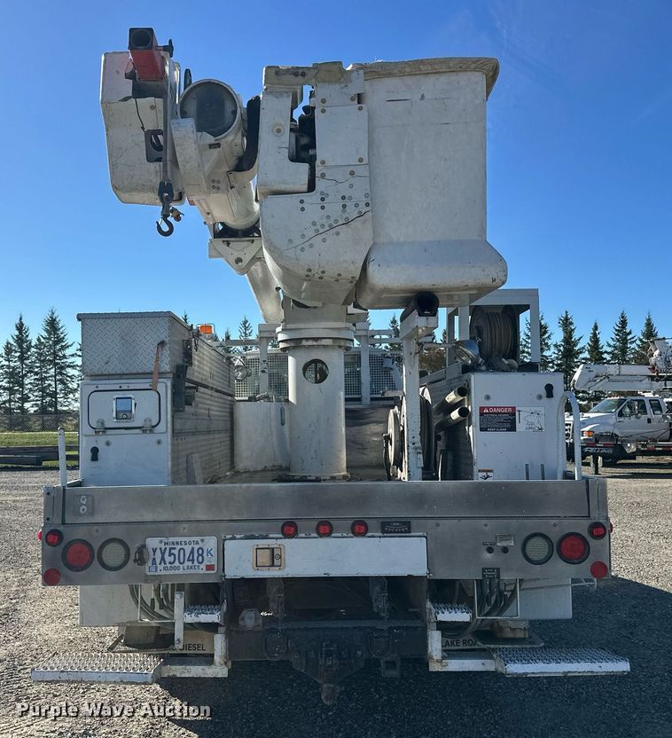 image for item DW4276 2009 Ford F750 Super Duty bucket truck